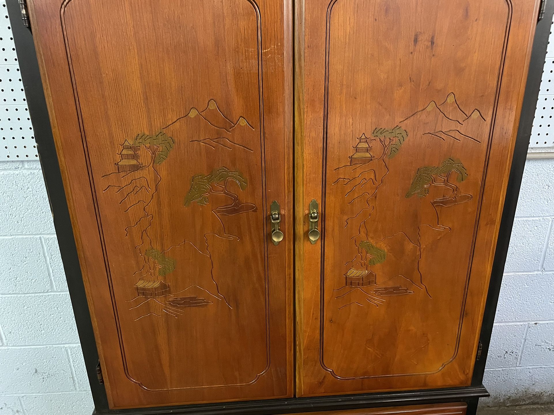 wardrobe closet