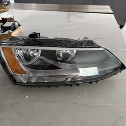 2016 VW Jetta Passenger Headlight