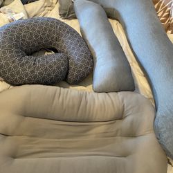 Baby/ Pregnancy Pillow Lot