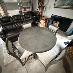Dinning Table 
