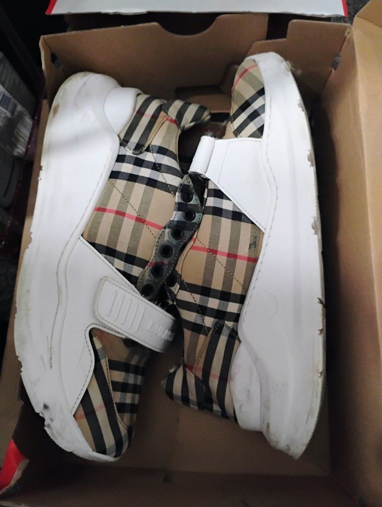 Burberry Shoes