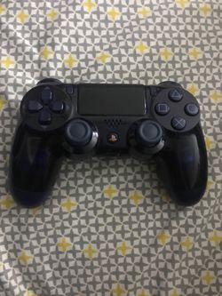 DualShock 4 Wireless Controller for PlayStation 4 - 500 Million Limited Edition [Discontinued]