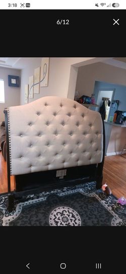 Bed queen with matress