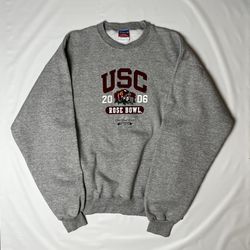 USC sweatshirt