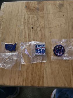 New unused July 4th 250th anniversary pins  3 bucks each