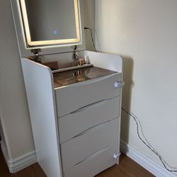 Small vanity