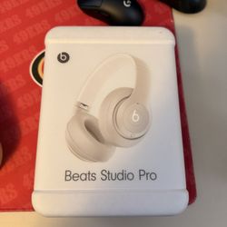 Beats Studio Pro - Sandstone