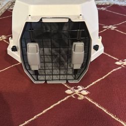 Dog Or Cat Carrying Crate