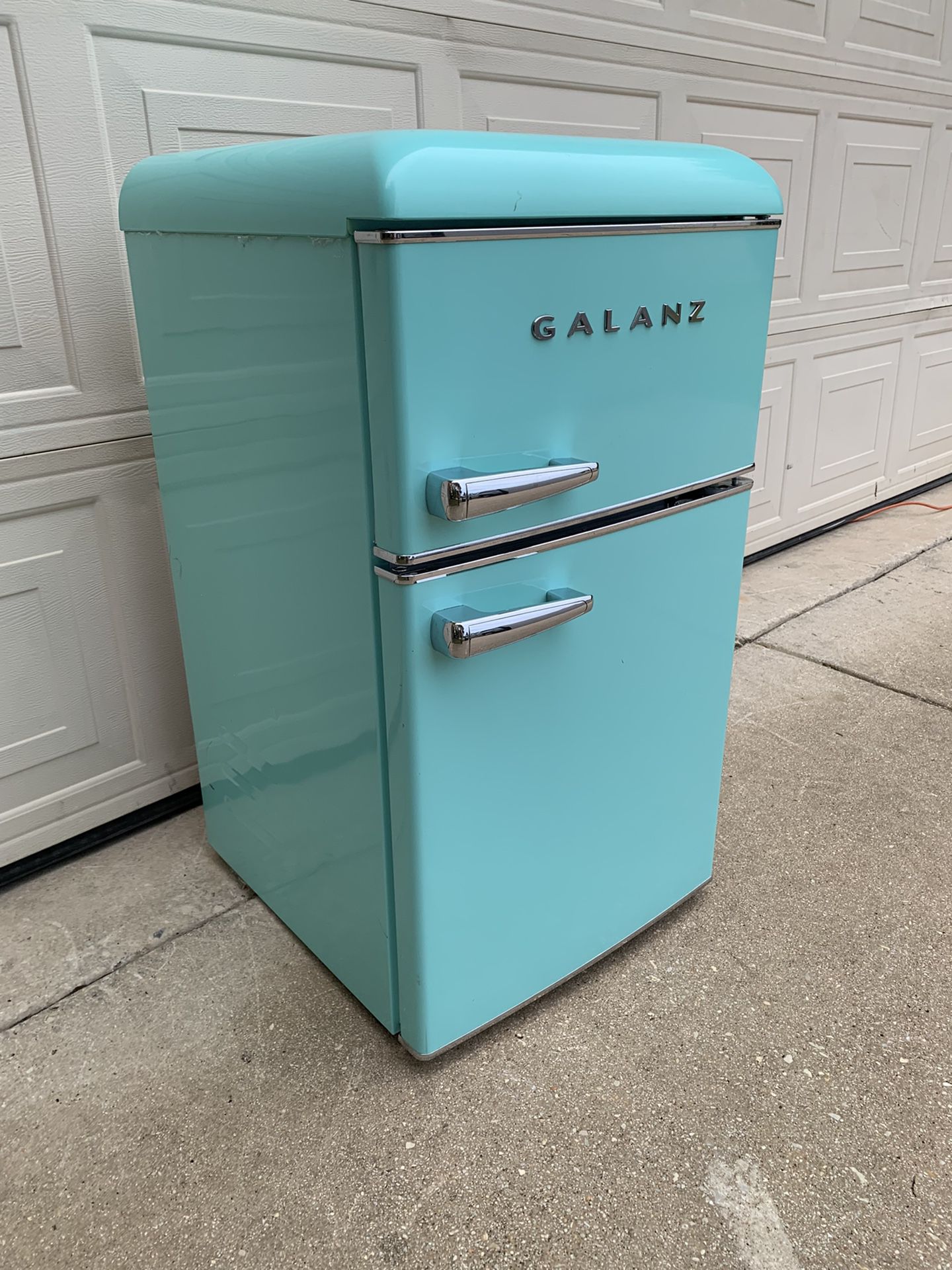 GALANZ Mini Refrigerator 