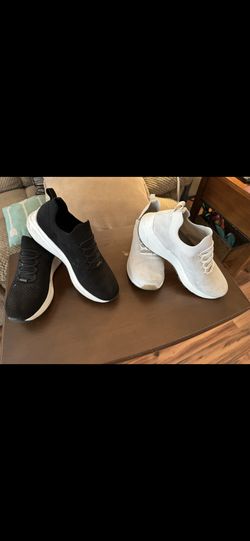 Sketchers Memory Foam Sneakers