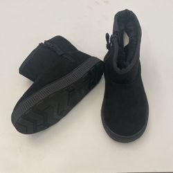 Cat and Jack boots Size 8