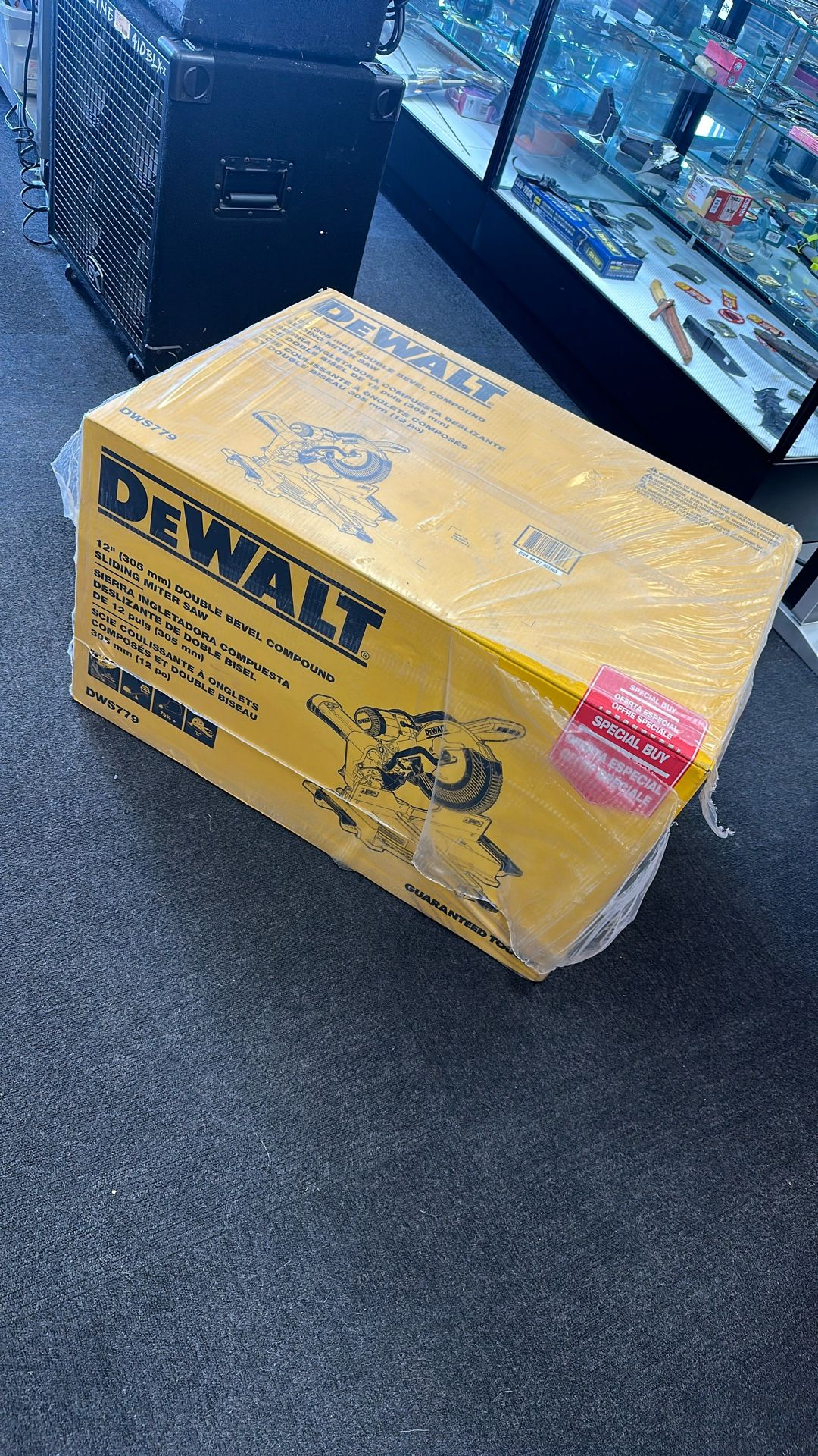 Dewalt DWS779 12” Dbl Bevel Compound Sliding Miter Saw w/ DWX723 Stand