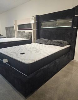BLACK FIREPLACE VELVET BED 🛏️ 🔥🛏️🖤