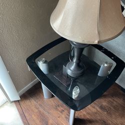 2 End Tables With 2 Lamps