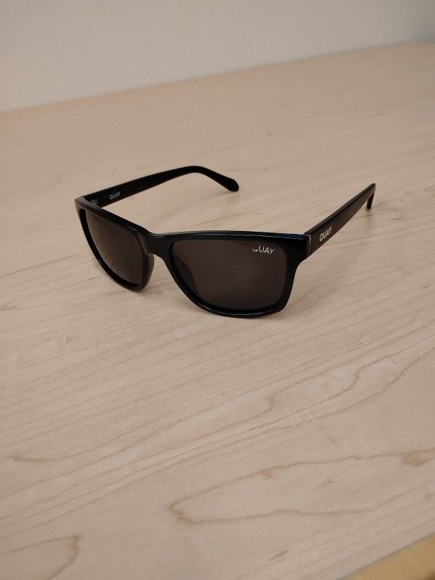 Quay On Tour brand sunglasses 