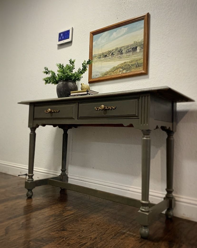 GORGEOUS VTG ENGLISH-FRENCH COUNTRY HIGH END ENTRYWAY CONSOLE SOFA TABLE BED END TABLE IN GREEN-GRAY SHADE!!