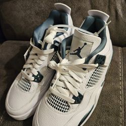 Air Jordan 4 Retro Oxidized Green White Sneaker FQ8213-103 Youth GS Size 6.5Y