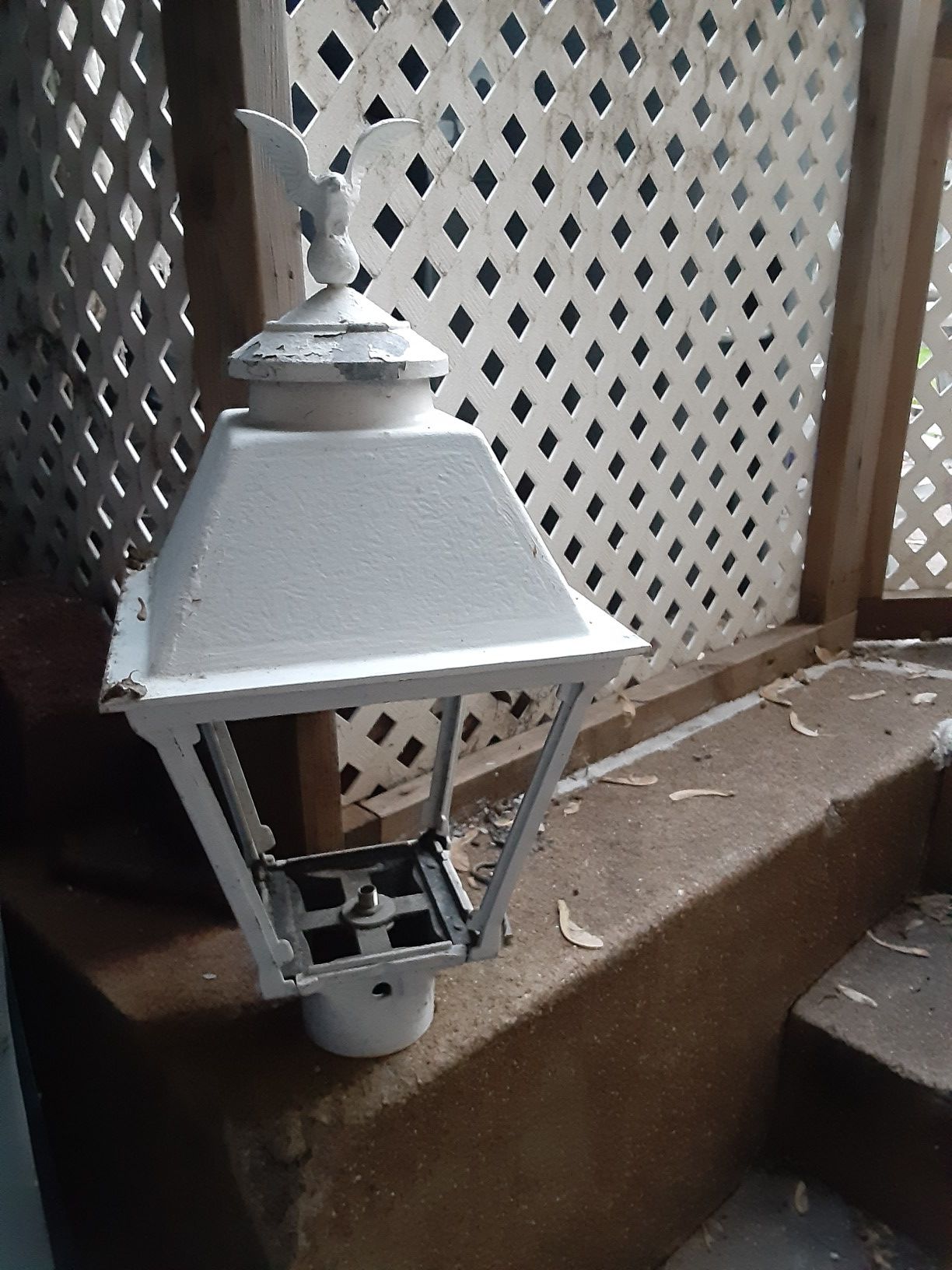 Vintage gas yard lamp head