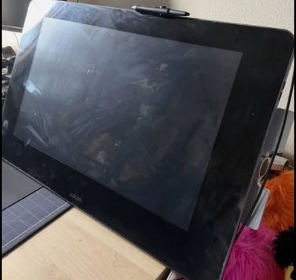 Wacom Cintiq 27QHDT and Ergo Stand