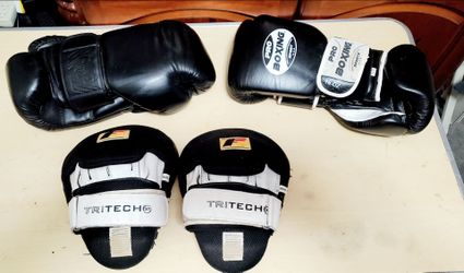 Venum 14 oz & Pro Boxing 16 oz Gloves + TriTech Leather Curved Focus Mitts – Boxing Training Set