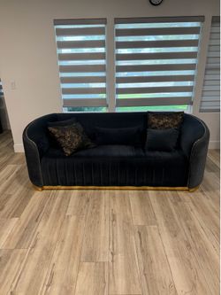 BEAUTIFUL COUCHES