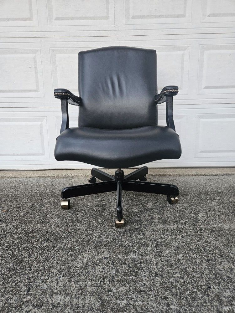 Fairfield Leather Sviwel Tilt Desk Office Chair