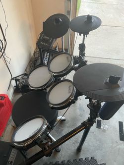 Simmons SD600 Electric Drum Set with Simmons DA50B Amplifier