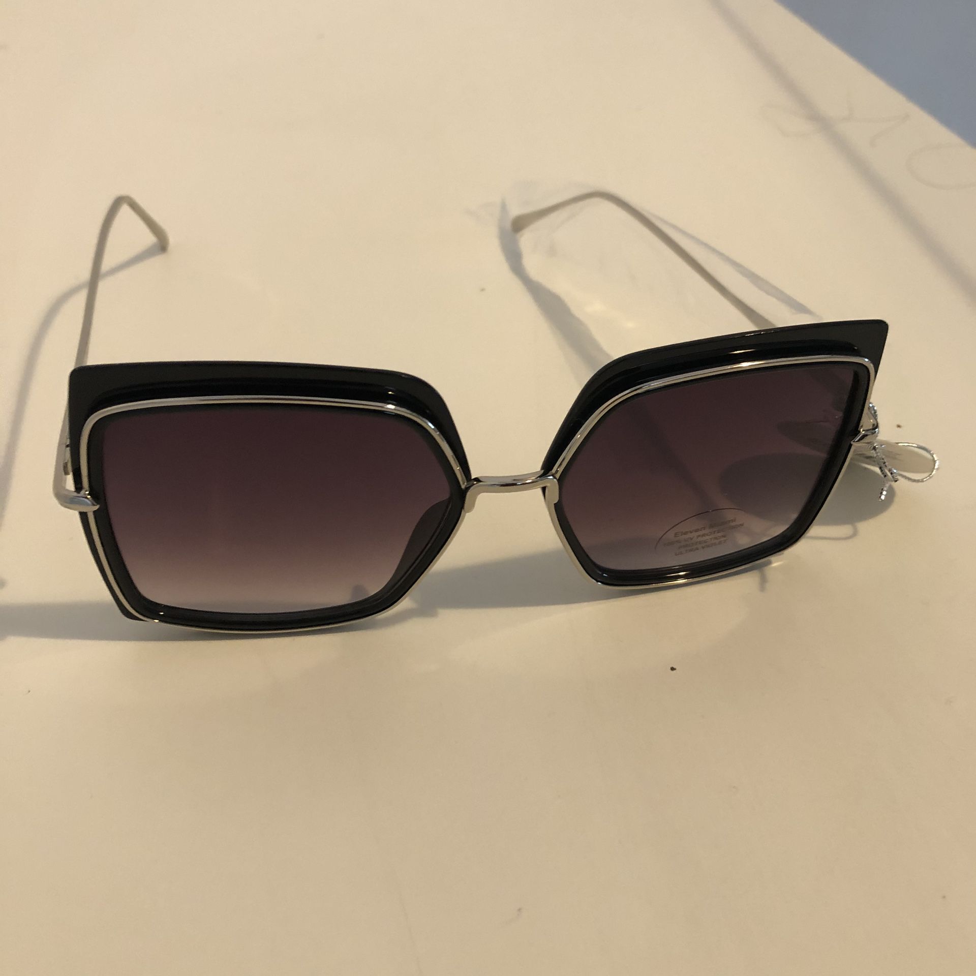 Designer LIVE Miami Sun Glasses for Sale in Miami Beach, FL - OfferUp