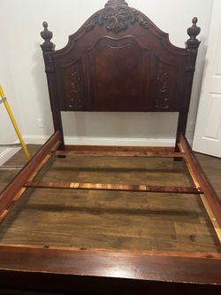 Queen Wood Bedframe