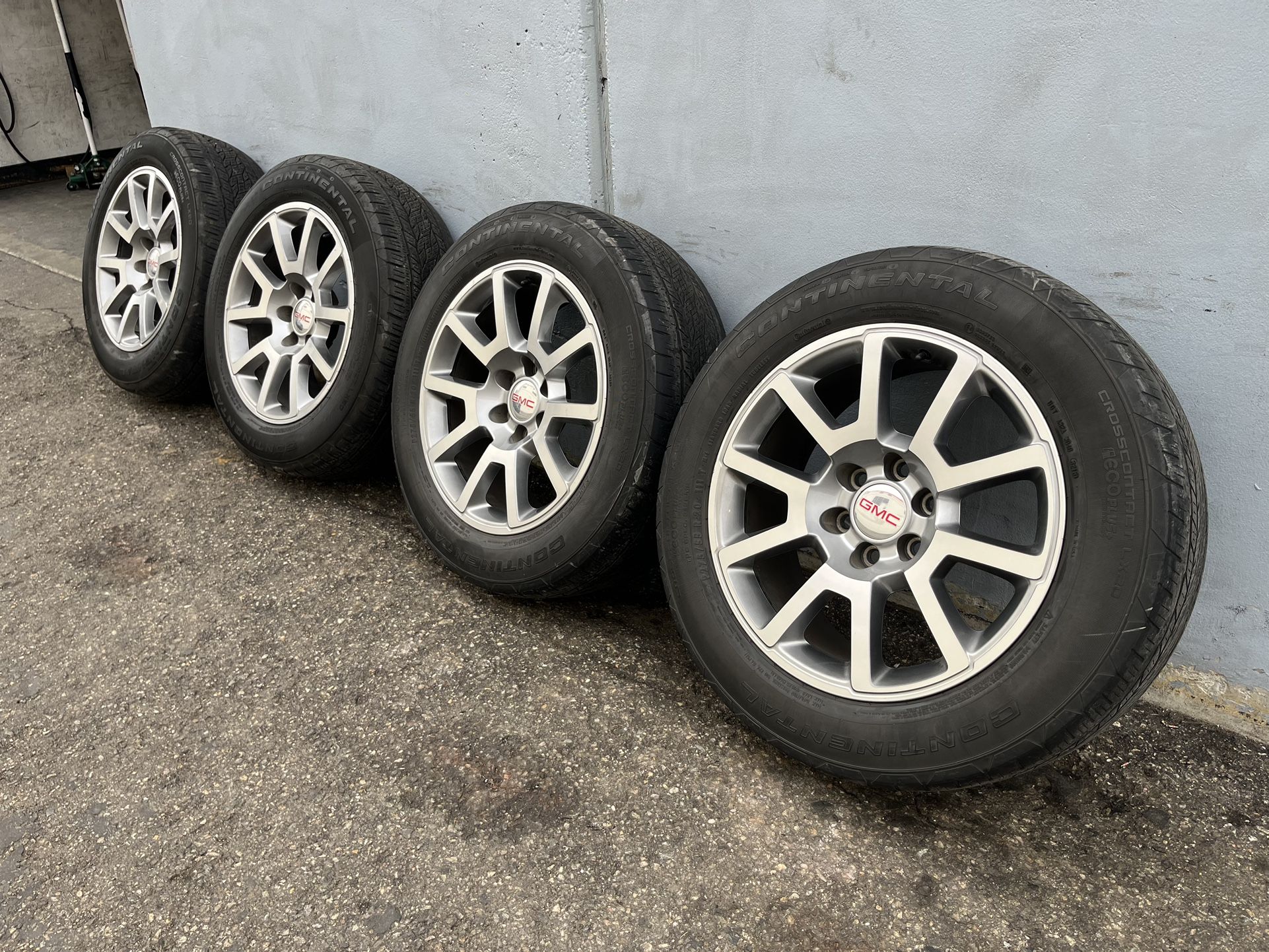 20 Inch OEM GMC Denali Yukon Wheels/Rims with Used Tires