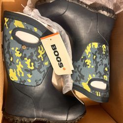 New In Box Rain Boots Size 13 