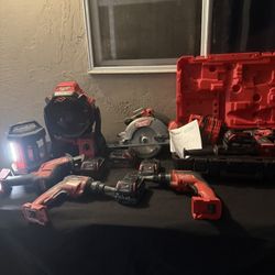 Milwaukee Tools Set