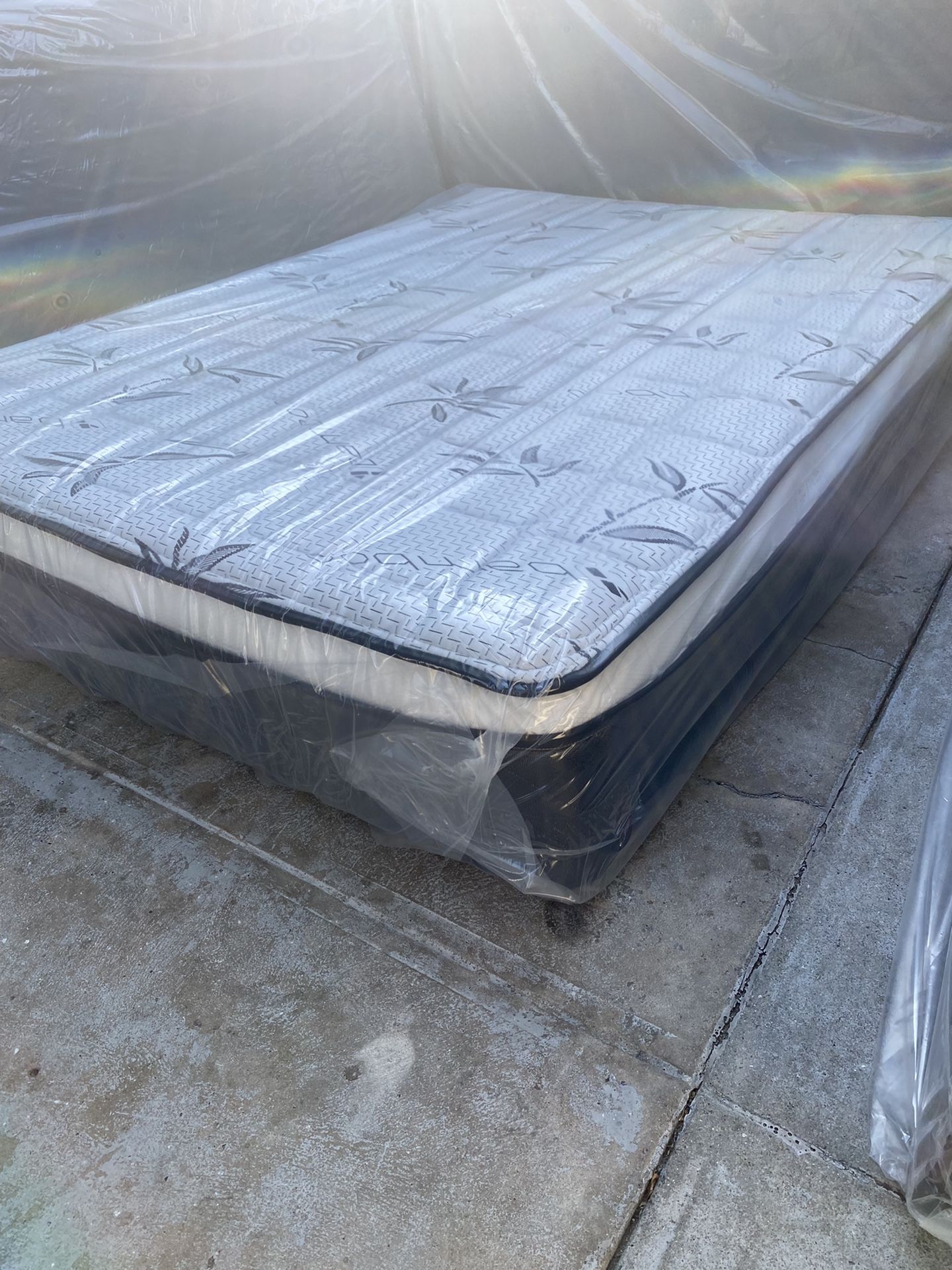 new orthopedic Pillow top mattresses Colchones nuevos ortopédicos pillow top Queen size $150 - $210 With Box Spring Full size $140 - $200 With B