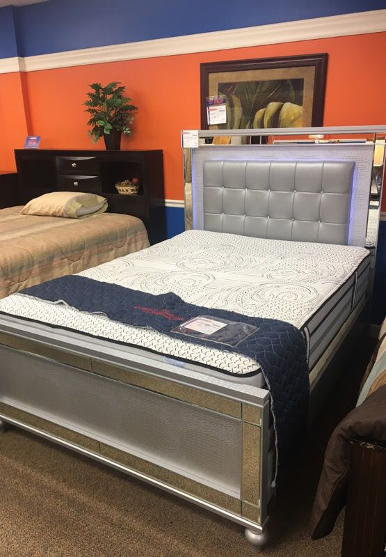 Light Up Queen Bed Set Mattress Not Included For Sale In Round Lake Beach Il Offerup