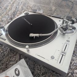 Audio Technica LP120x Record Player