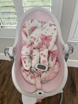 Bloom egg-shaped, convertible high chair