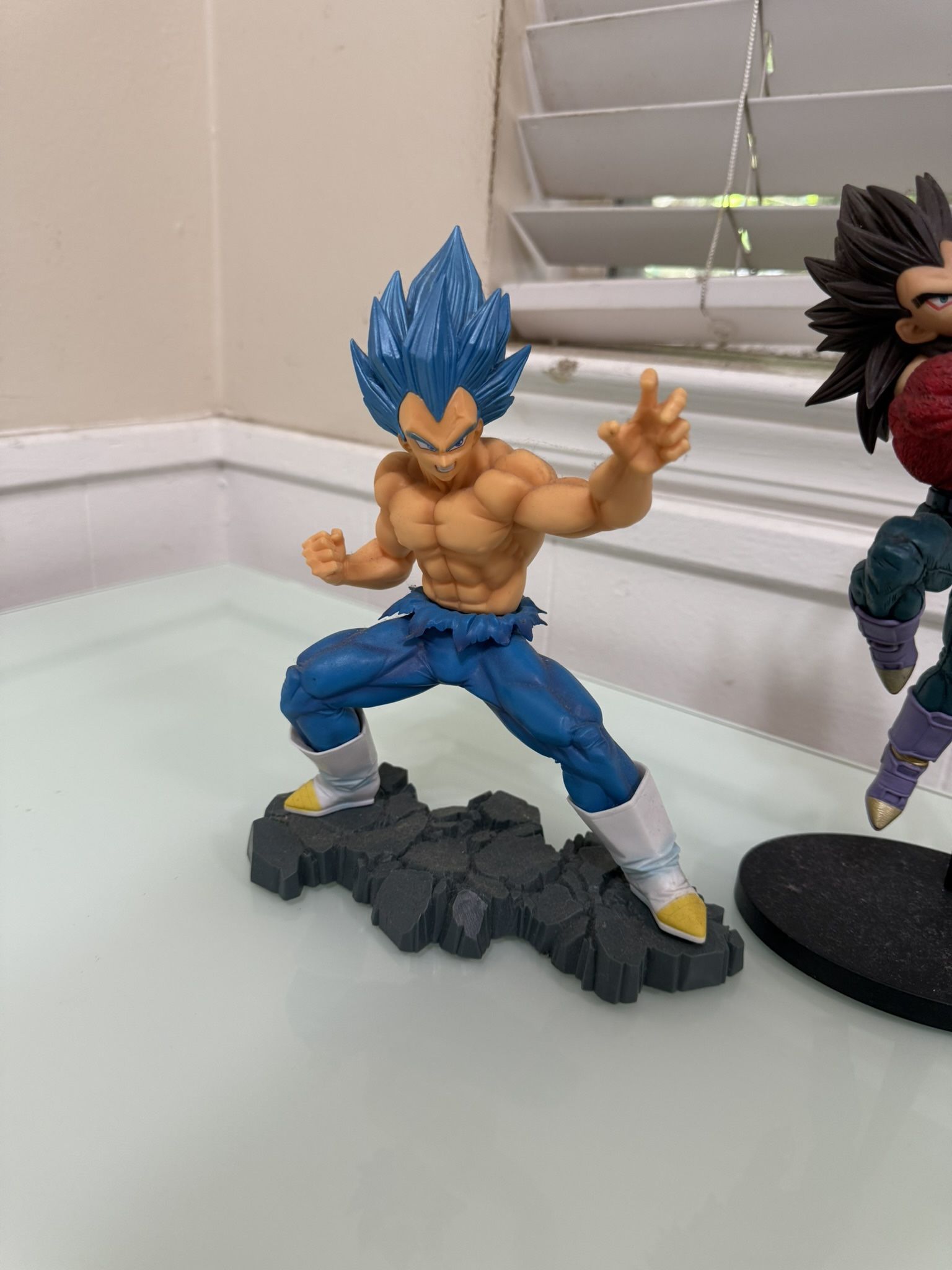Desk DBZ Statues