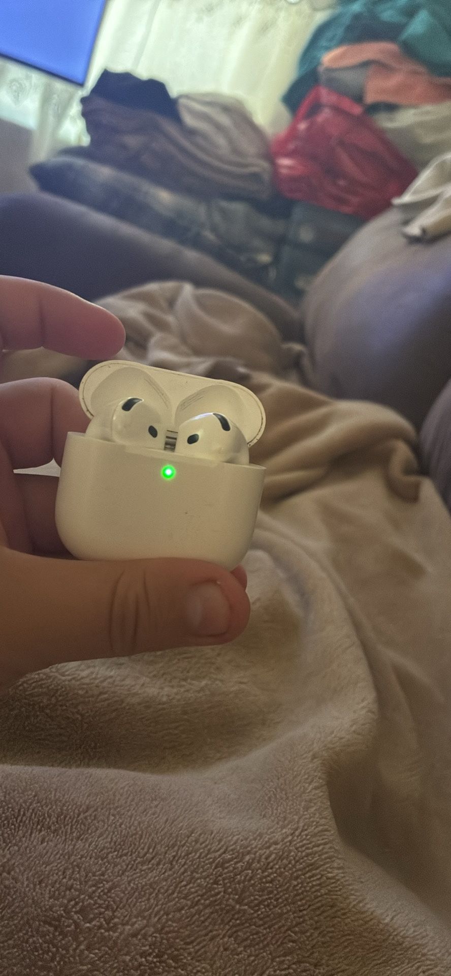 Apple AirPods 4th Gen With Noise Cancellation
