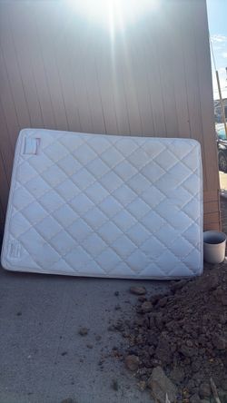 Free Queen Size Quilted Mattress