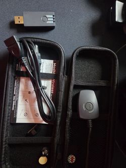 Wireless gaming microphone