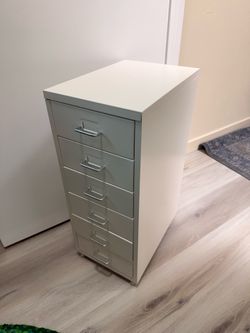 Metal storage cabinet
