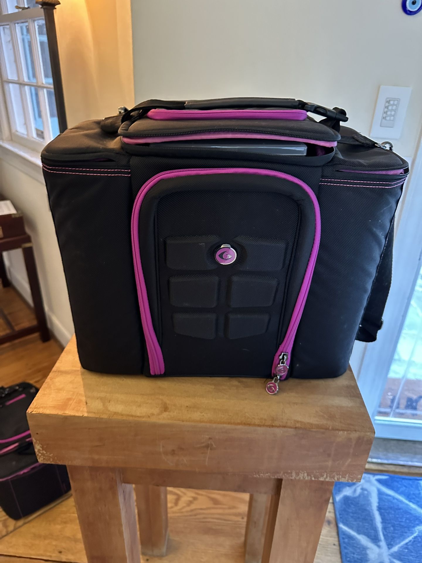 Six Pack Cooler