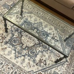 Lightly used Coffee Table No Scratches! Thick Heavy Glass, Little Chipped On One Corner! Solid  Table! W”40, D”20, H”17