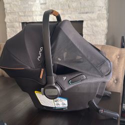 Nube Pipa Urban Car Seat With Stroller Base 