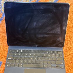 iPad Pro 4th gen 1TB 12.9 inch screen