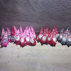 27 Plushie Wizard/ Trolls