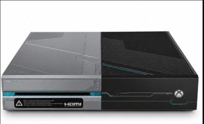 Limited edition Halo Xbox one like new with 3 games and 2 controllers works