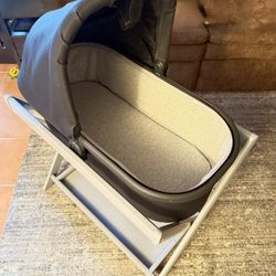 UPPABABY Bassinet and Stand 