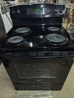 GE SELF CLEANING OVEN COIL TOP ELECTRIC STOVE IN BLACK