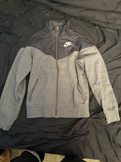 Nike sweater jacket size small petite good condition